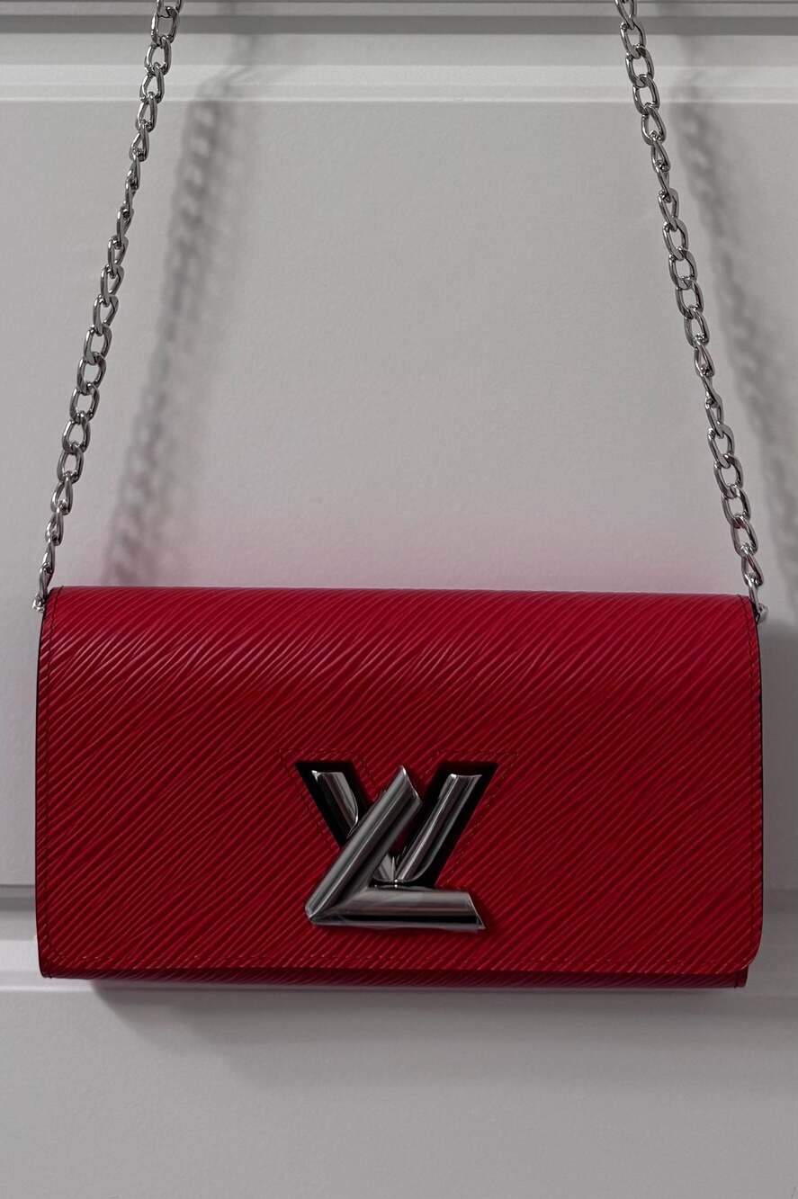 🌹 Authentic Louis Vuitton Twist Wallet – Red Epi Leather (Coquelicot/Rouge) 🌹